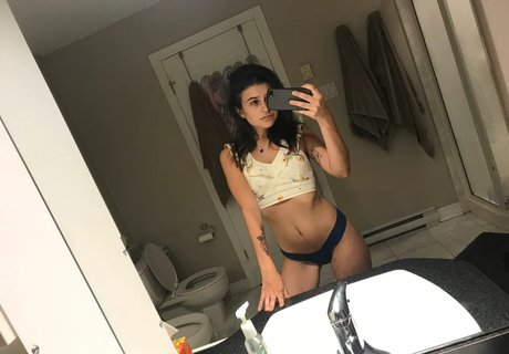 Jencion naked star photos