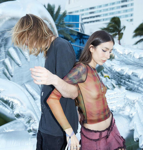 Liz Lee star art pictures