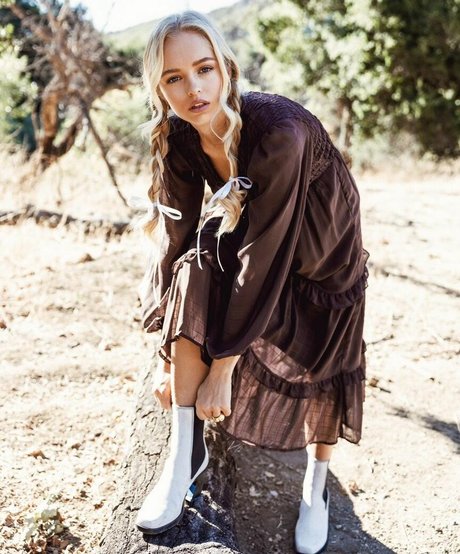 Julia Tychoniewicz star hot photo