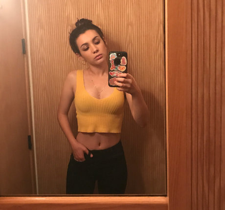 Hannah Marks erotic star image