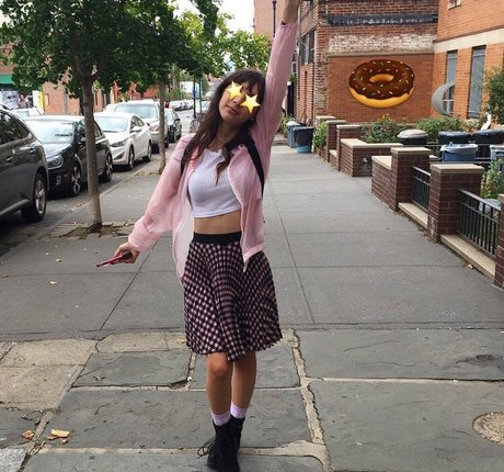 Hannah Marks model nude galleries