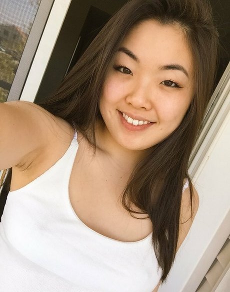 Minaskye naked pornstar img