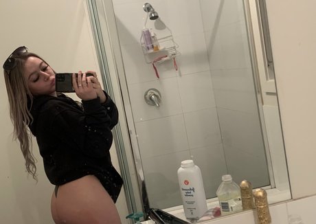 Tenisee Manning model pretty img