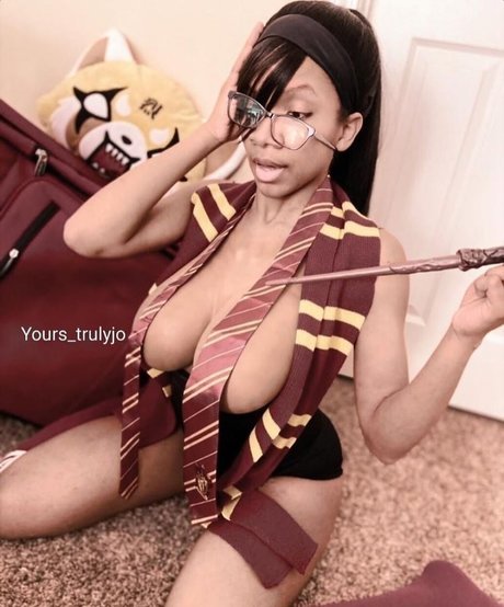 Yours trulyjo top model image