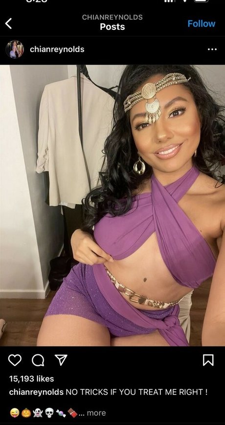 Chian Reynolds sexy actress photo