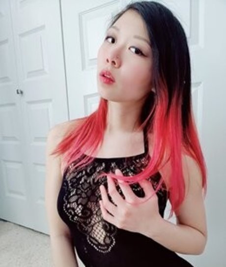 Ninja Dee model sexy img