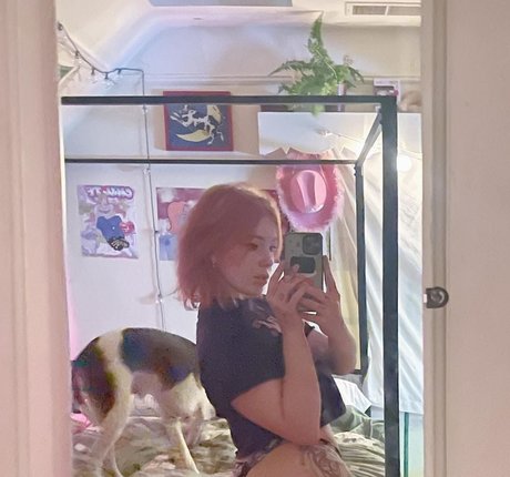 Izzyisdying pornstar sexy img