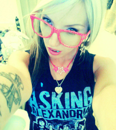 Jez Jadenth model top photo