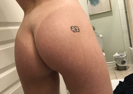 Tiffanytee sexy model image