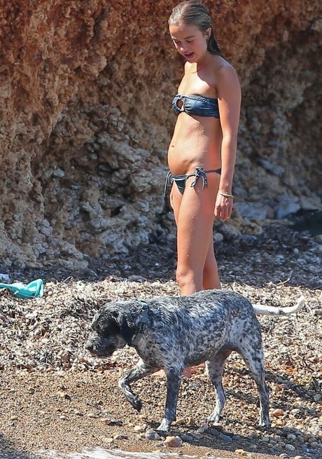 Amelia Windsor nude star photos