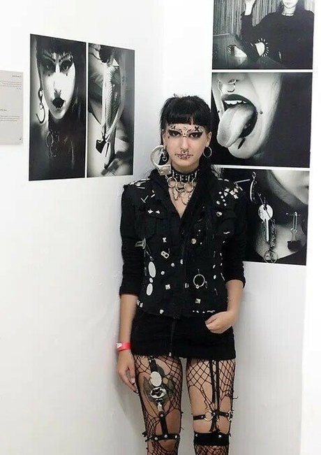 adamnotoscar model beautiful pic