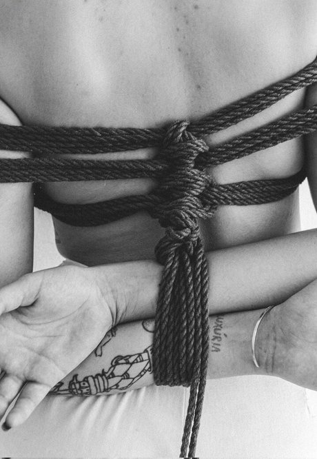 Isa Provati star beautiful image