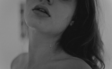 Isa Provati star exclusive image