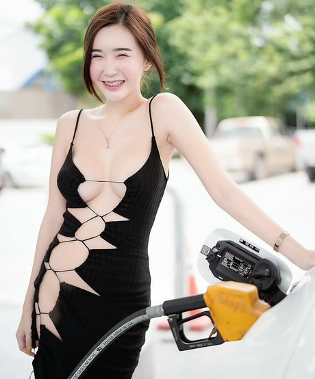 Qanan Kanokyada model adult pics