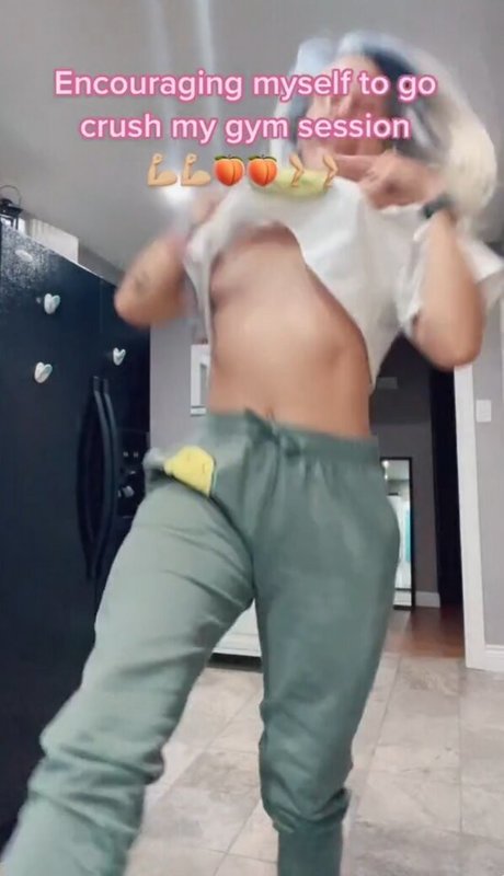 Barbiewants2hype nude star img