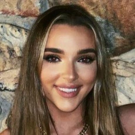 Kendall Vertes adult model photo