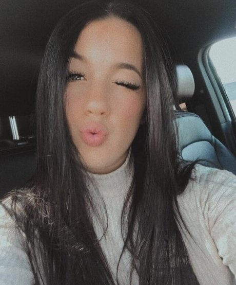 Shelby Dias pornstar high quality img