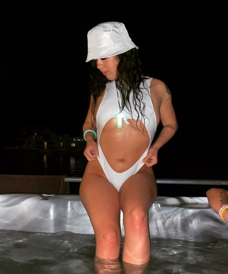 Shelby Dias model naked archive