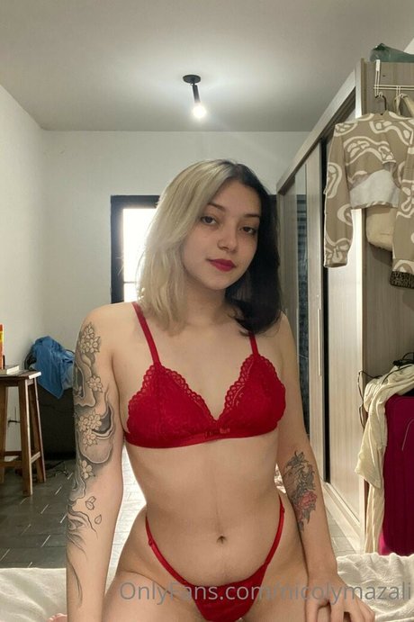 Nicoly Mazali free model img