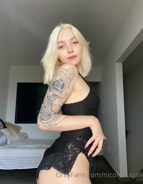 Nicoly Mazali model perfect galleries