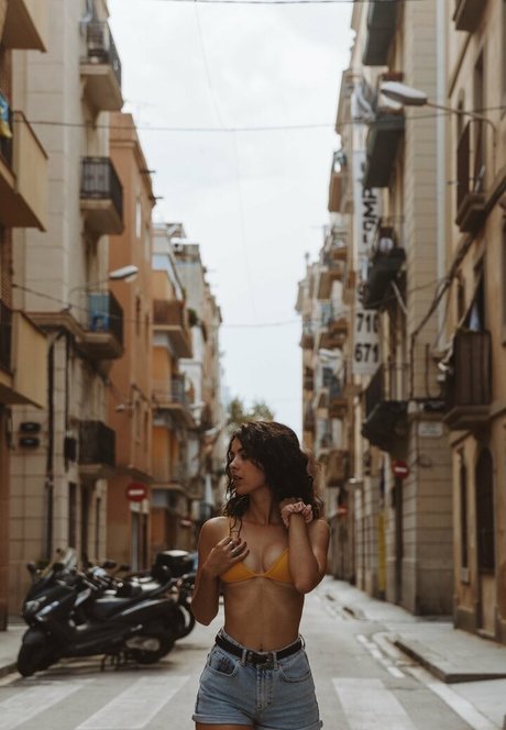 Sara Llamas pornstar naked archive