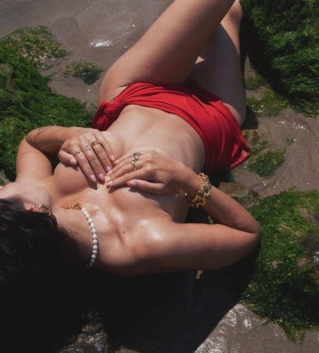 Sara Llamas model nudes image