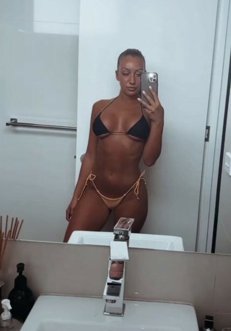 Sophia Cotter sexy pornstar image