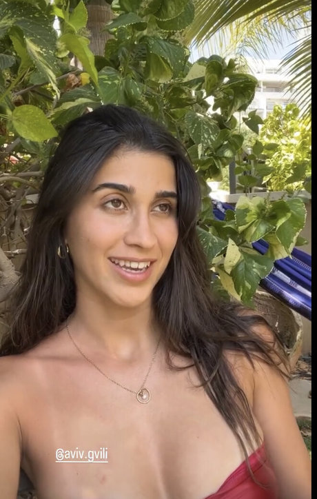 Shir Yaakov erotic model pics