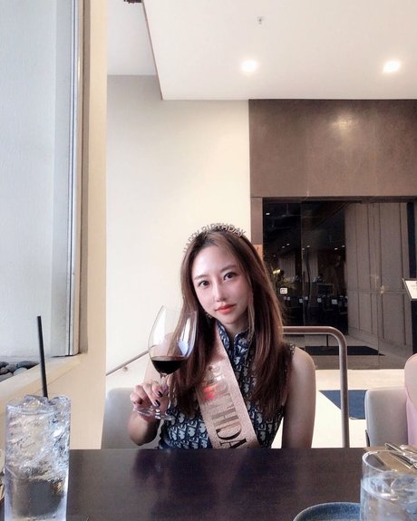 ueleelee model erotic img