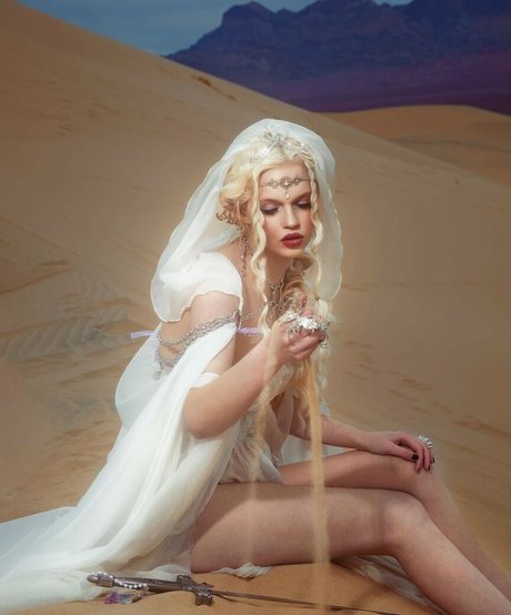 Emma Karla Peet hot model photo