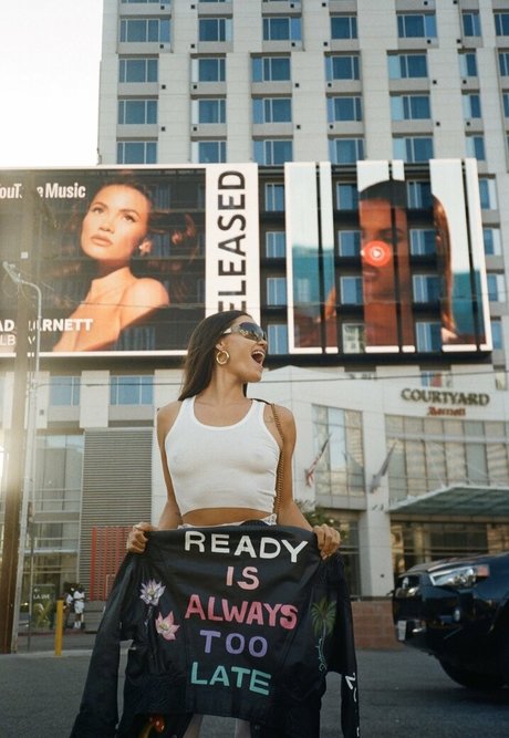 Sinead Harnett star pretty pics