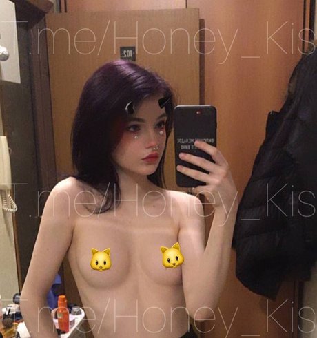 Honey kis sexy actress pictures