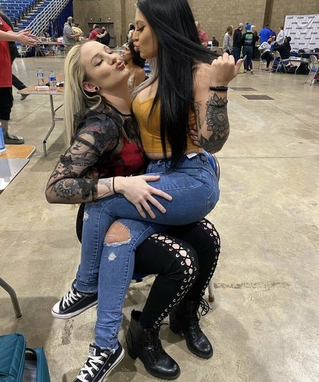 Vipress model erotic picture