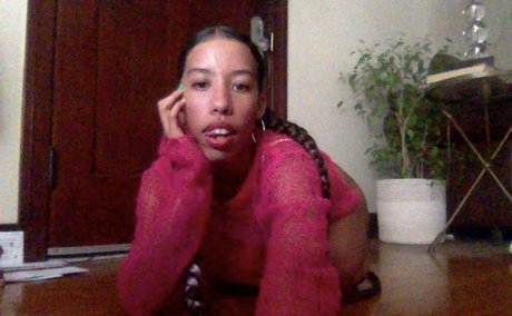 MeelahNaomi nice star image