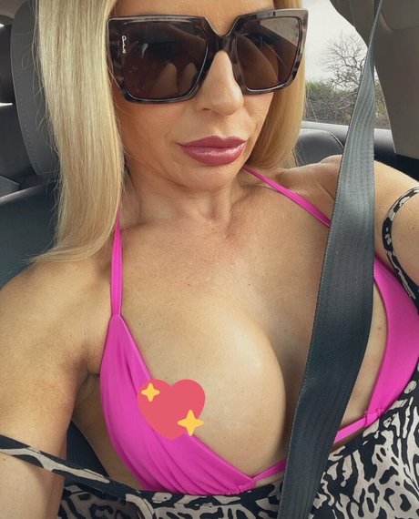 FitHoneyJoy model adult pics