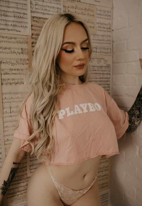 Kelsey Nicoloff erotic model images