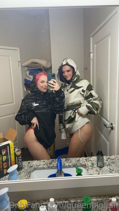 Queenblondii nice pornstar image