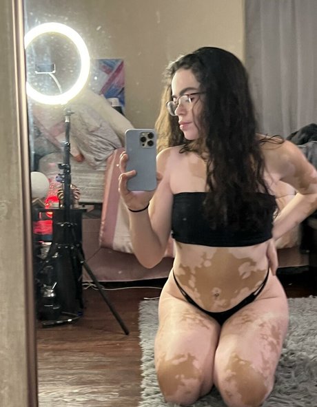 ummmbzupcsdown naked pornstar pics