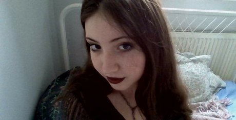 uwubrat star hot pics