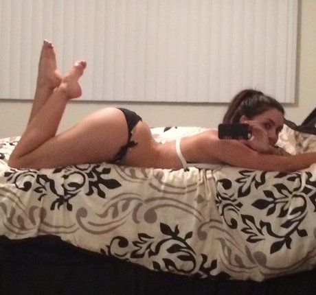 Uldouz Wallace model nude gallery