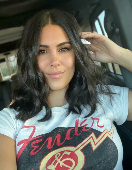 Sloane Nash model free pic