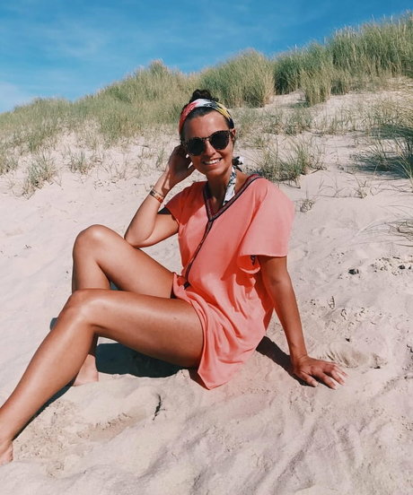 Laura Wontorra high quality star photo