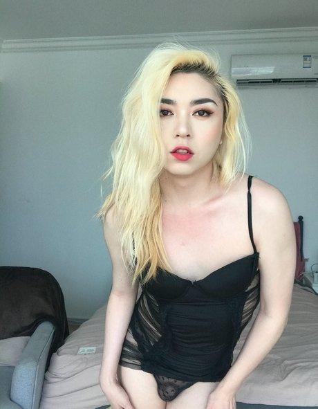 Sisdon model pornographic pics