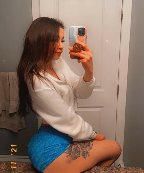 lilravebby nudes actress photo