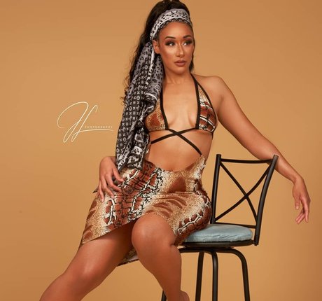 Cleo Cakes erotic star pictures