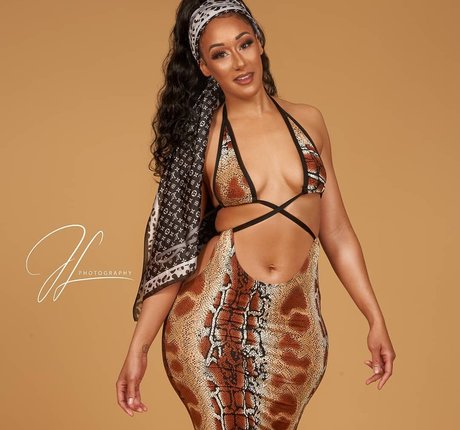 Cleo Cakes beautiful star galleries