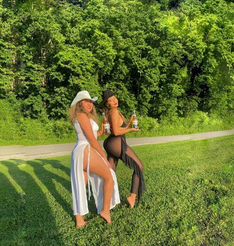 Milf Avocado pornstar exclusive galleries