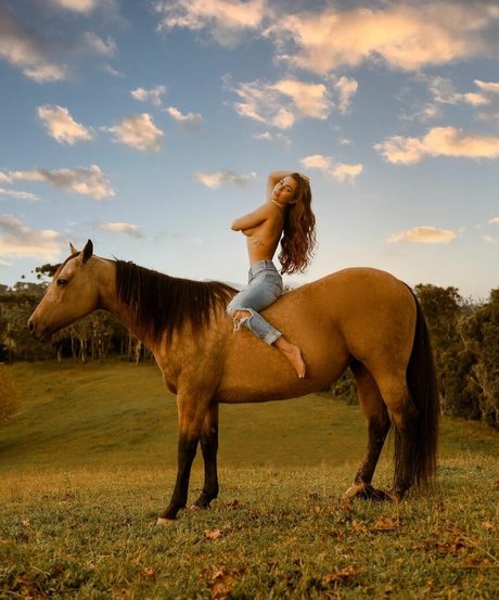 Nagela Barros pretty actress image