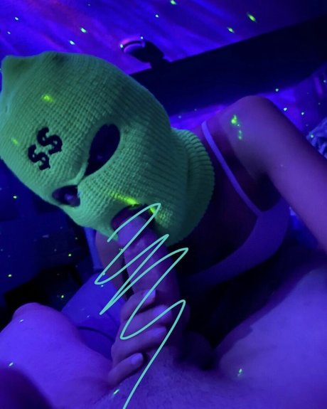 HerAthleteFeet free pornstar image