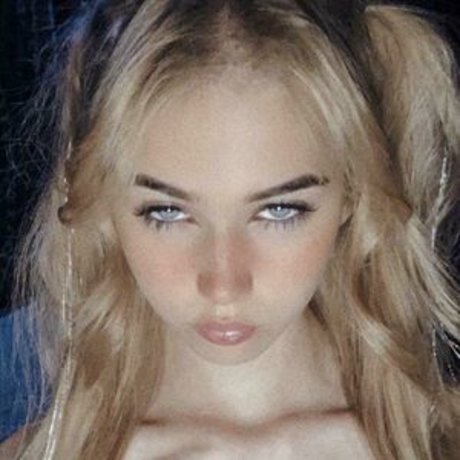 Hannaalexis nude pornstar pictures